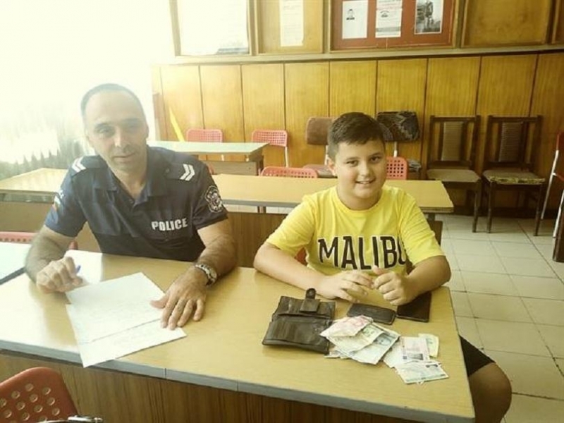 11 годишният Любомир Любомиров от Монтана е намерил и върнал портфейл