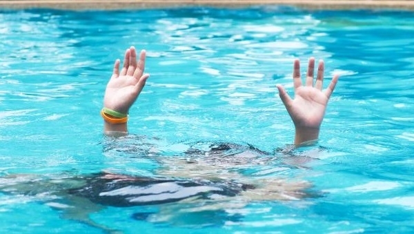 5 годишно момиченце от България се е удавило в басейна на