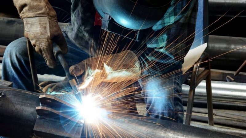 Бивш шлосер от Видин който ослепял при трудова злополука преди