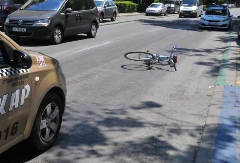 8 годишен велосипедист пострада блъснат от автобус Бова в плевенското село