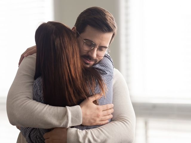 Бракът е съюз който предполага съжителство на двама души до