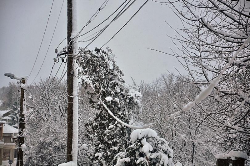Заради обилният снеговалеж във Врачанско все още има места без