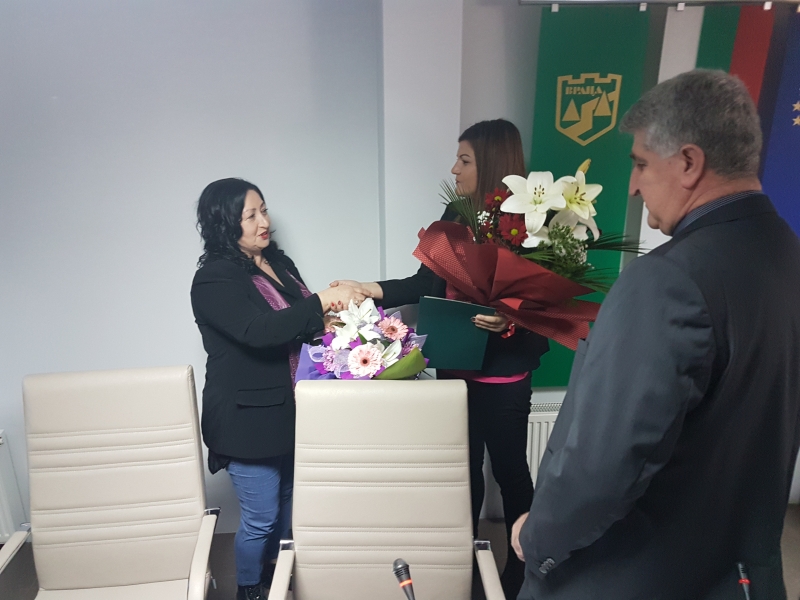 Заместник председателката на общинския съвет във Враца получи поздравления от колегите