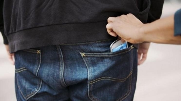 Полицията е заловила крадец на телефон съобщиха от пресцентъра на