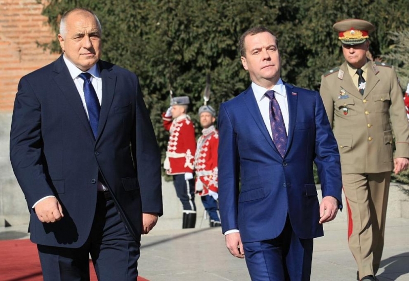 Примерът Бойко Борисов посрещна с официална церемония на площад Св Александър Невски председателя