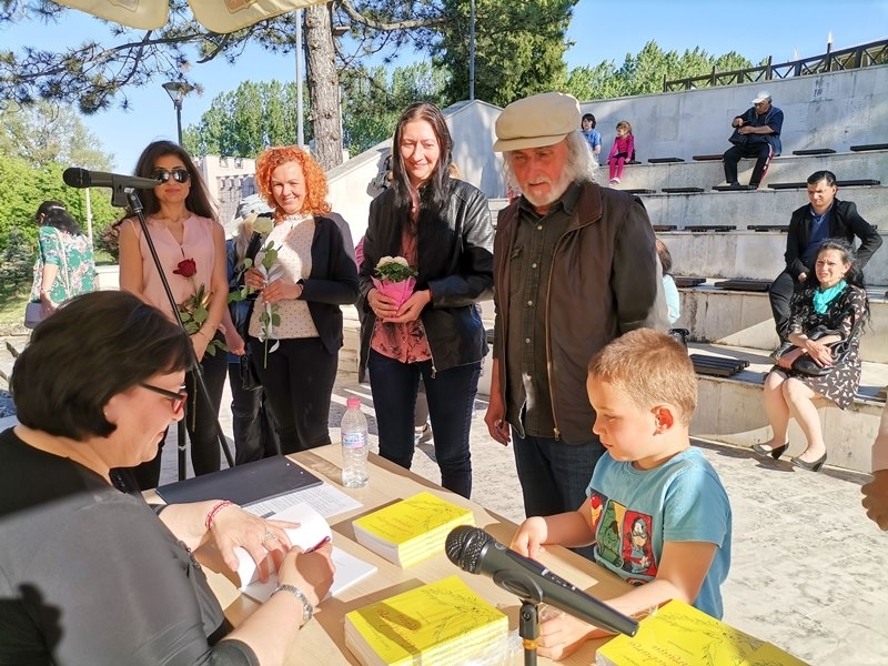 В деня на светите равноапостолни Кирил и Методий 11