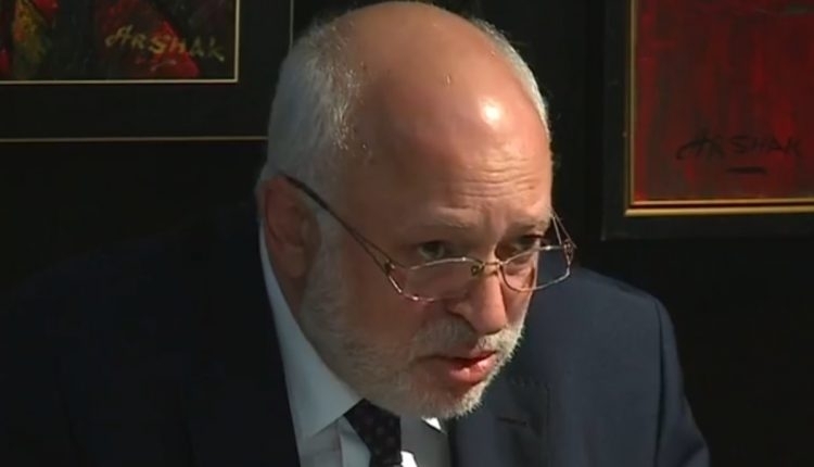 Велислав Минеков проверява смешния наем на централата на ГЕРБ в НДК