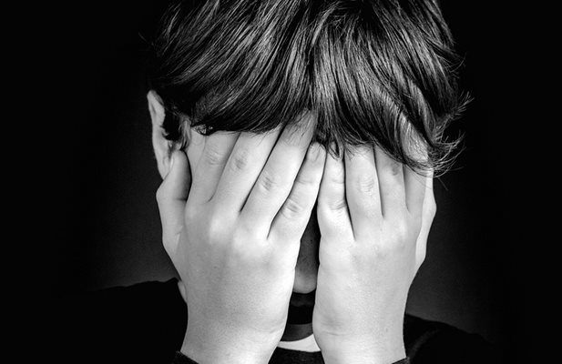 Задържаха мъж обвинен в побой над 5 годишния му доведен син