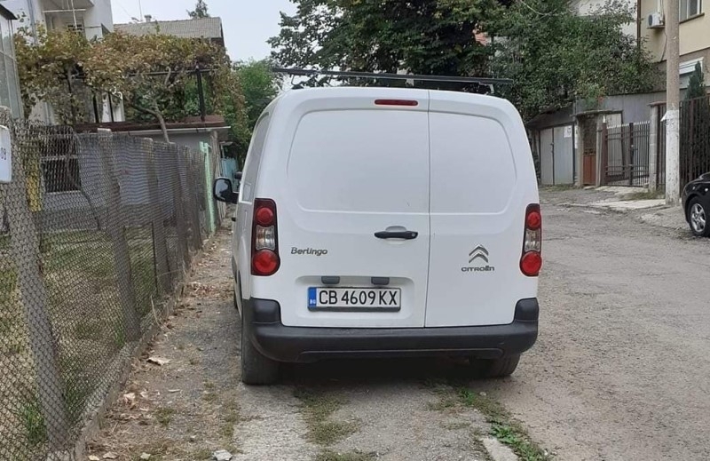 Жители на Монтана се оплакват от безумно паркирани коли по