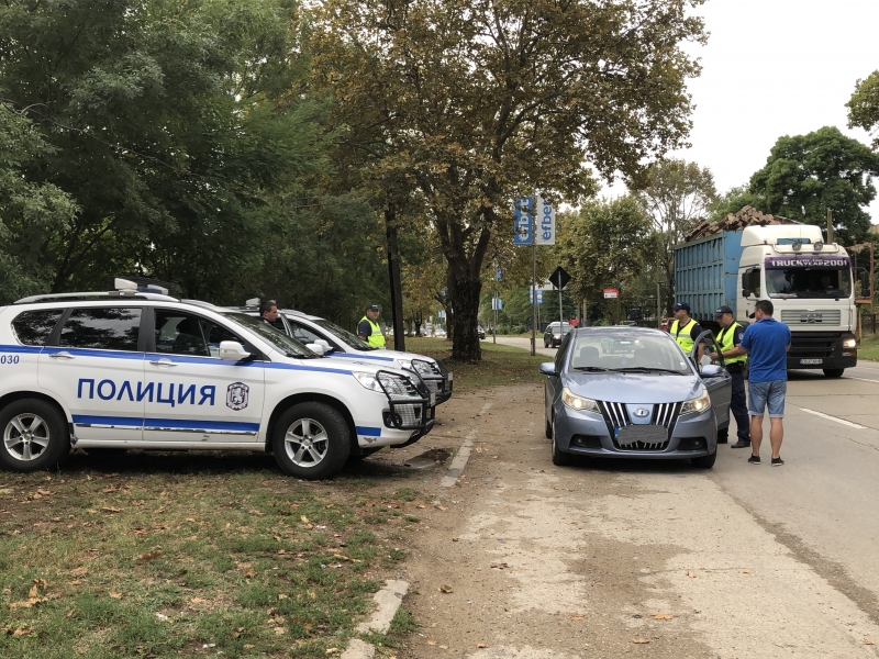 Служителите на Пътна полиция в област Монтана раздаваха листовки със