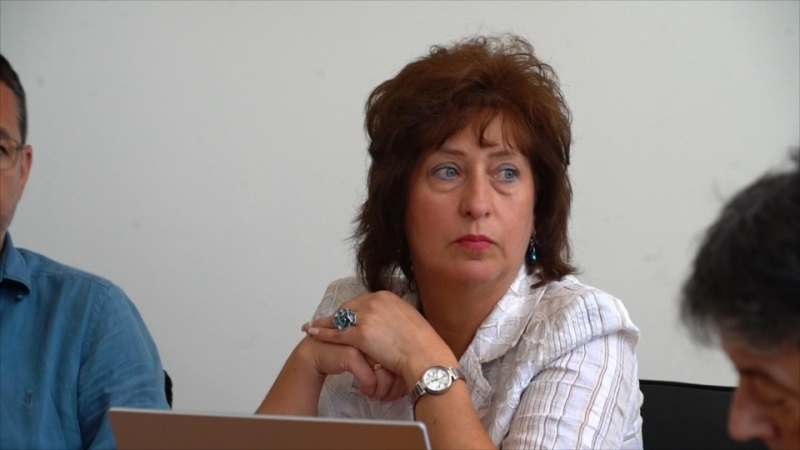 На публично обсъждане директорът на Финансови и счетоводни дейности Силвия
