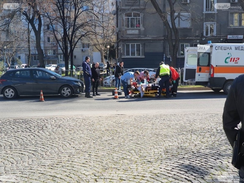 ЕГН-то не прощава! Разсеян дядка върна назад и сгази жена в Монтанско, вдигнаха я за болницата