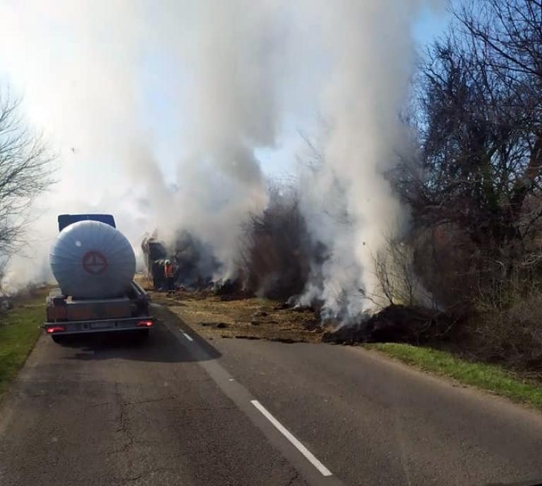 ТИР с турска регистрация се е запалил тази сутрин на