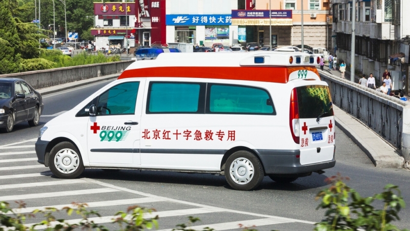 Най малко 44 души са пострадали в басейн с изкуствени вълни