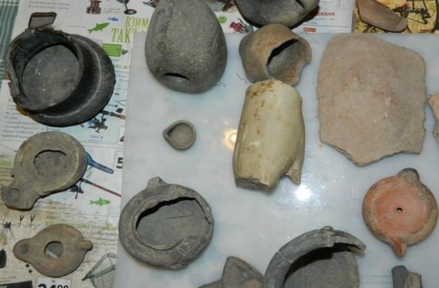 Културно исторически ценности и патрони са били намерени в къщата на