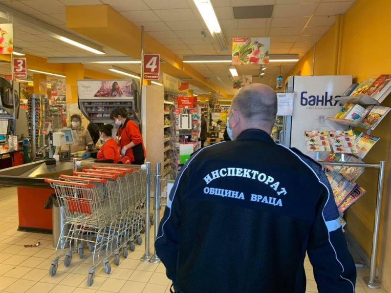 Продължават проверките за спазване на противоепидемичните мерки във Враца /снимки/