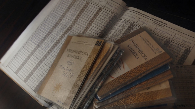 Министерството на образованието и науката финансира всички училища в страната