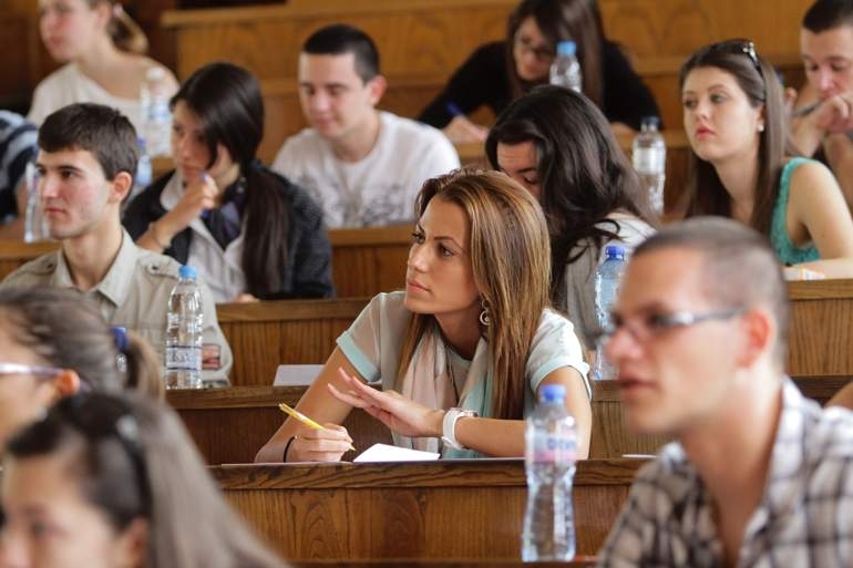 Бизнесът предлага висшето образование да е безплатно а завършилите задължително да