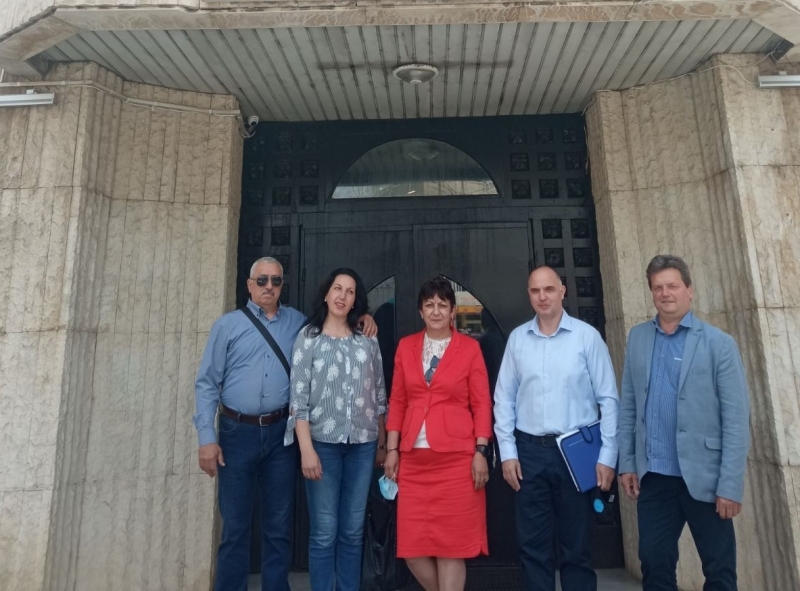 Преди броени минути партията Има такъв народ регистрира листата си