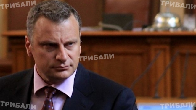 Курумбашев заплашва Станишев със скандал