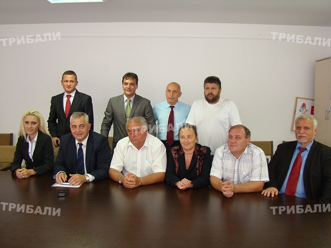 Червените в Монтана срещу служебното правителство