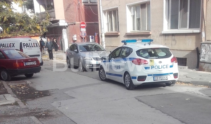 Нагъл столичанин вбеси шофьори в центъра на Враца Снимки на