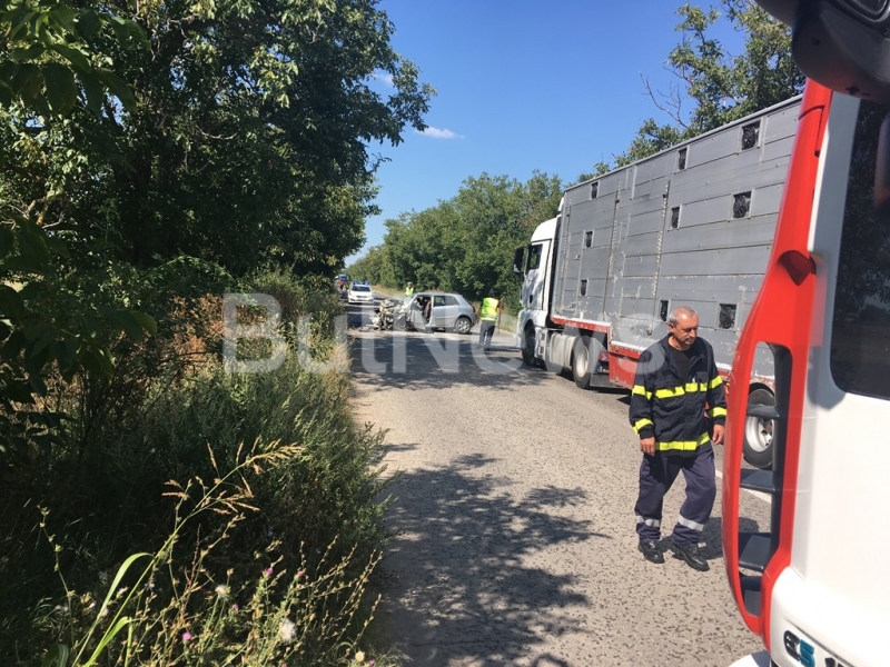 Мъж и жена са загинали в зверската катастрофа на пътя