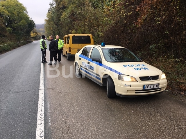 Катастрофа затруднява движението по международен път Е 79 между Мездра и