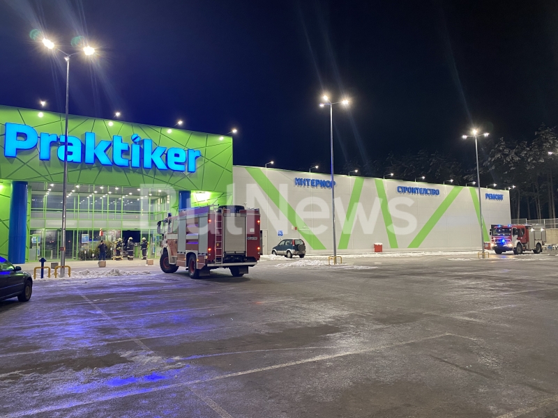 Противопожарна аларма на Практикер във Враца вдигна на крак огнеборците