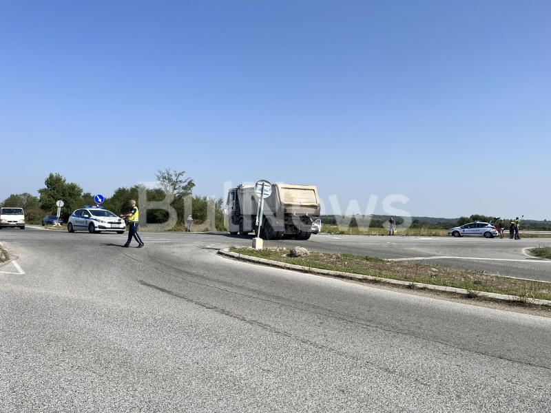 Камион и кола се удариха на околовръстния път на Враца