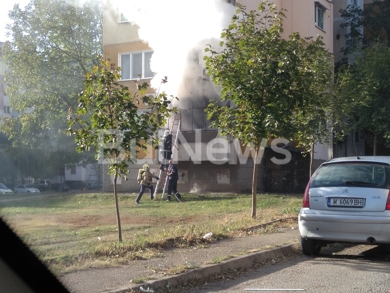 Апартамент гори в Монтана видя агенция BulNews Възрастна жена е