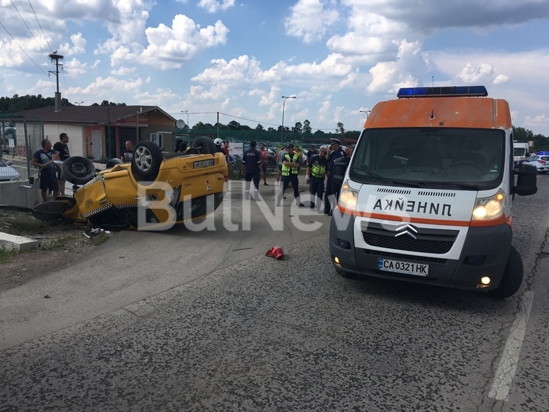 МВР излезе с официална информация за адската катастрофа с такси