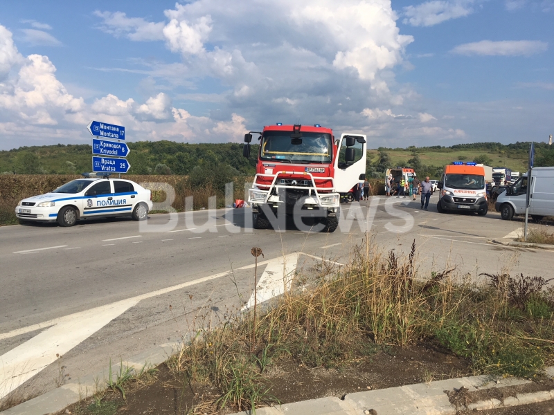 Тежка катастрофа е станала във Врачанско преди минути, видя първо