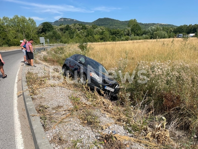 Джип е катастрофирал на кръговото кръстовище на обхода на Враца