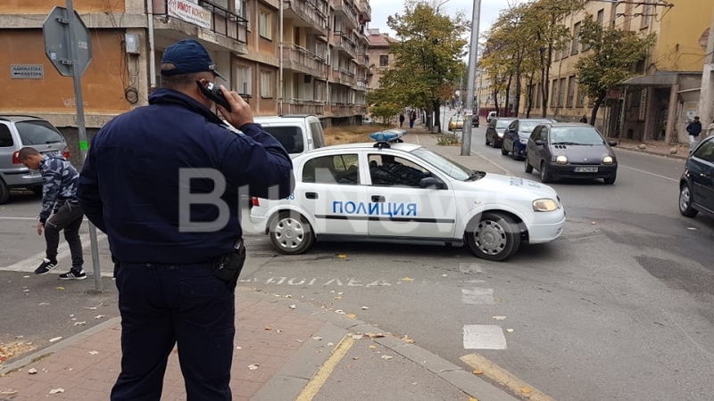 Катастрофа между две коли е станала преди минути на булевард