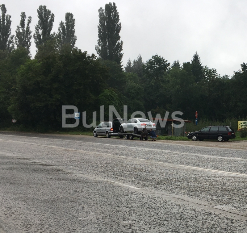 Полицията е спряла кола с чужди номера край Враца съобщиха