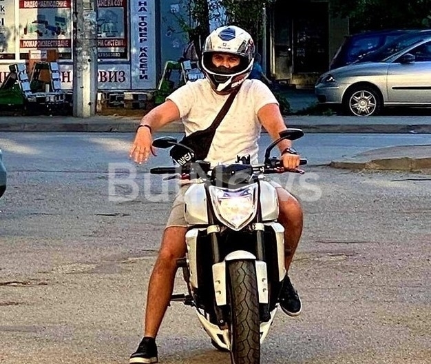 Само в BulNews! Вижте кой е пострадалият моторист при катастрофата на бул. "Мито Орозов" във Враца /снимки/