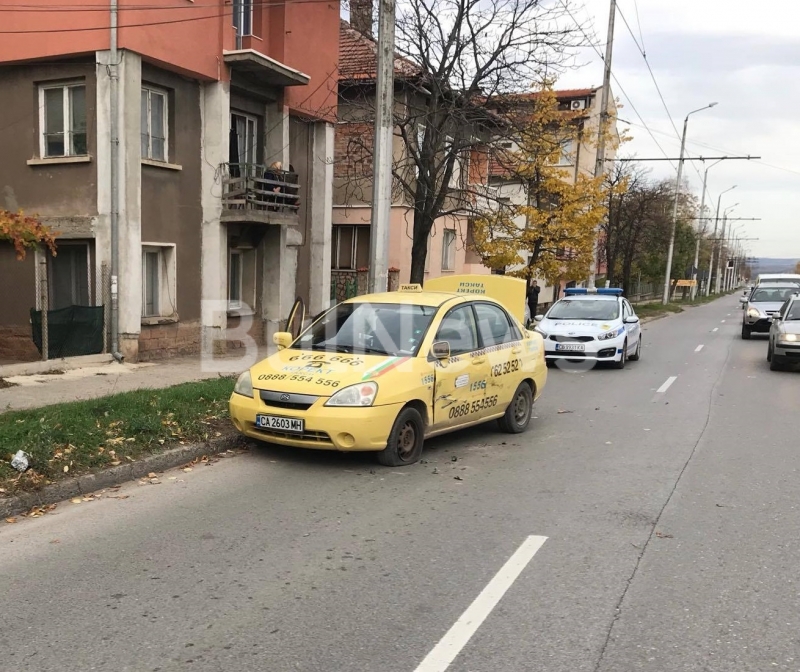 Катастрофа е станала преди минути на един от най натоварените булеварди