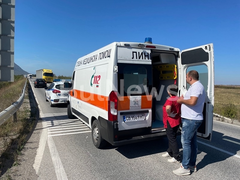 Тежка катастрофа е станала преди минути с турски ТИР на