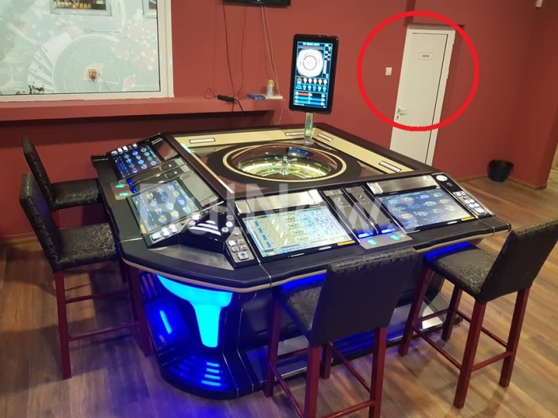 Тази нощ неизвестен бандит е откраднал касата на игрална зала