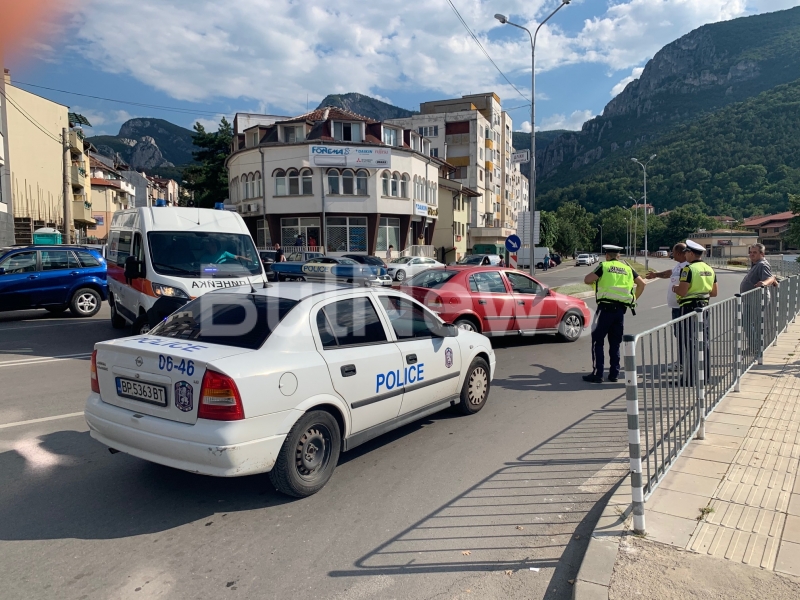 Тежък пътен инцидент е станал преди минути на бул Мито