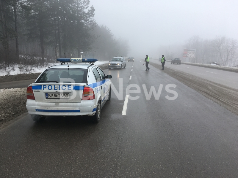 Движението по главен път Е 79 край Враца е блокирано видя