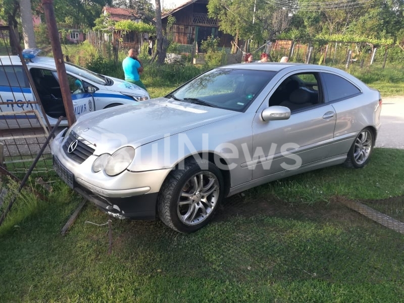 Шофьор под влияние на наркотици е влетял с Мерцедес в