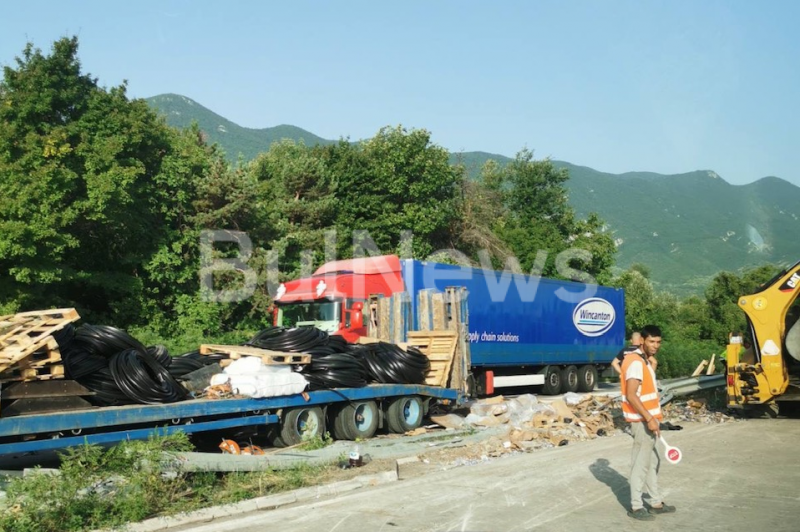 Отвориха за движение международния път Е 79 между Враца и Монтана