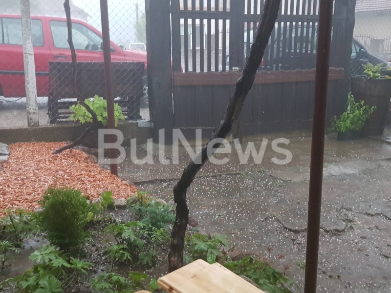 Страшна буря ще удари всеки момент Враца видя репортер на