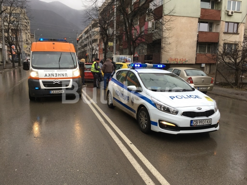 Верижна катастрофа затапи един от най натоварените булеварди във Враца видя