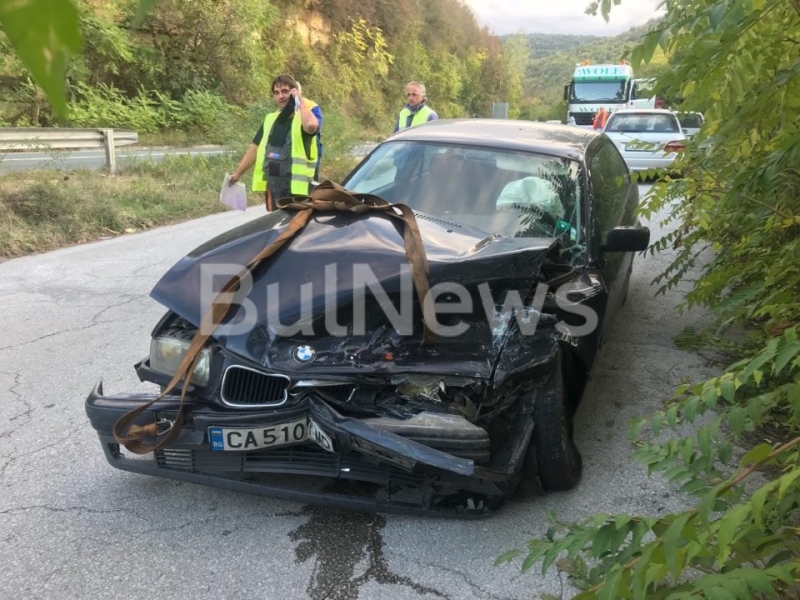 Тежка катастрофа е станала в късния следобед на международния път