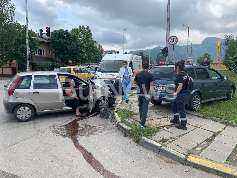 Тежък пътен инцидент стана преди броени минути видя първо репортер