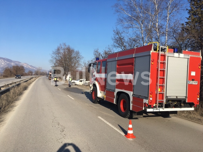 Две жени са в болница след тежка катастрофа на пътя