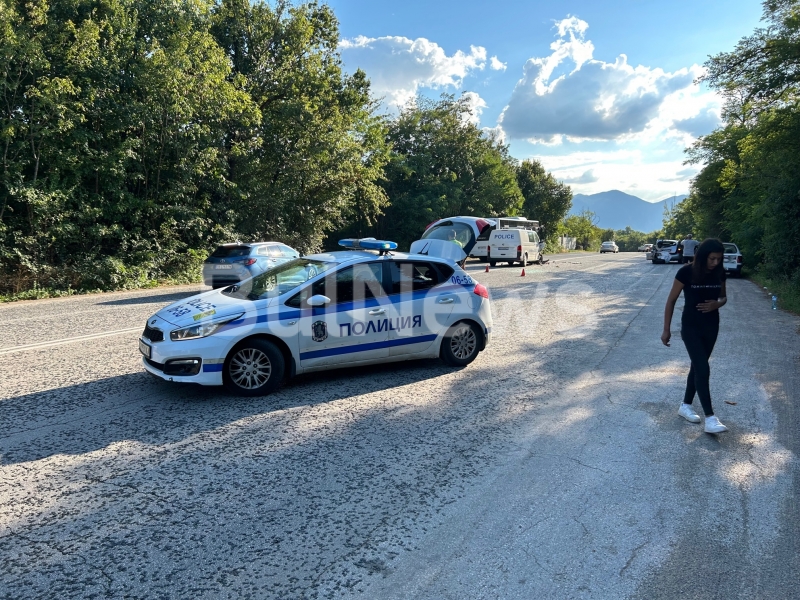 Тежка катастрофа с бус на Криминалистична лаборатория е станала край